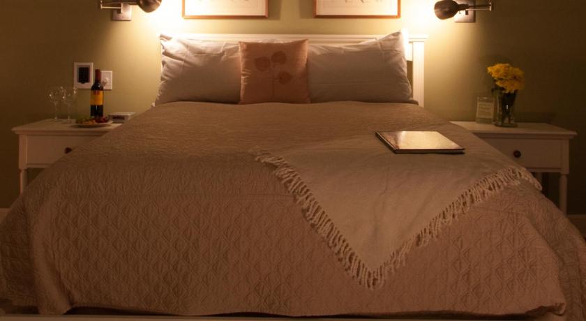 Showers Inn photo
