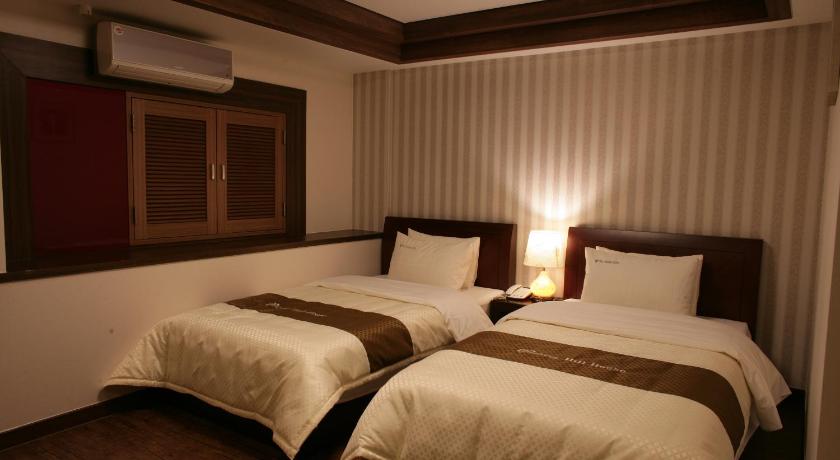 ソウル Hill House Hotel 3つ星 ホテル レストラン