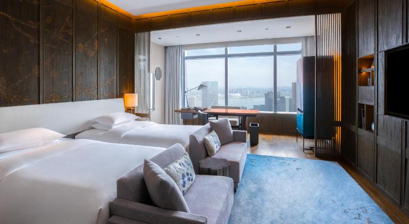 Image of 2 Twin Beds With River View 0