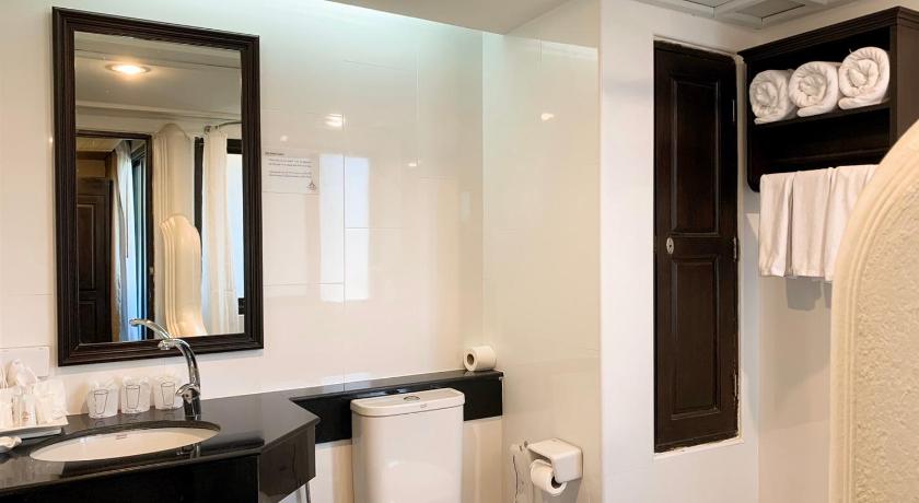 Image of Deluxe Triple Room 8