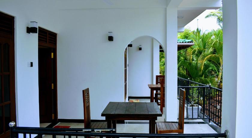 Wayside Guesthouse - image 5
