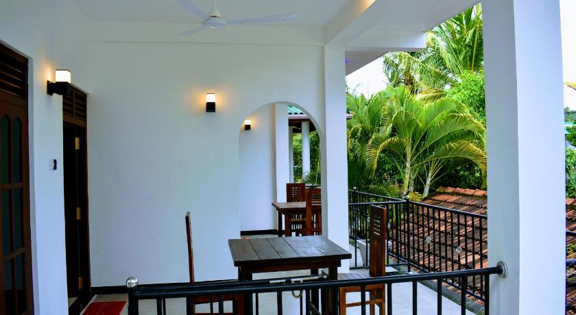 Wayside Guesthouse - image 4