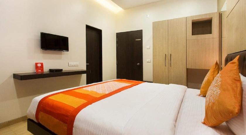 Image of Double Room with Balcony (2 Adults + 1 Child) 4