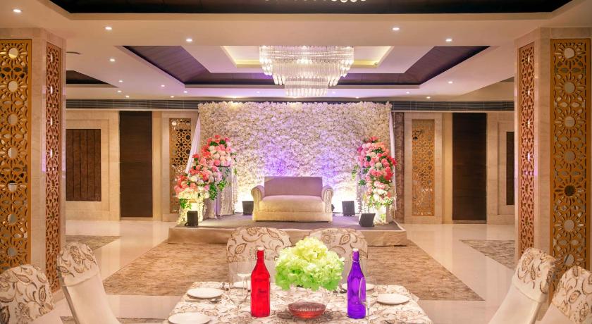 Bloom Boutique I Ranjit Avenue - image 10