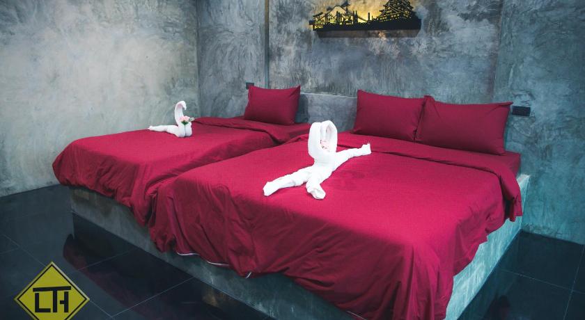 Image of Deluxe Triple Room 6