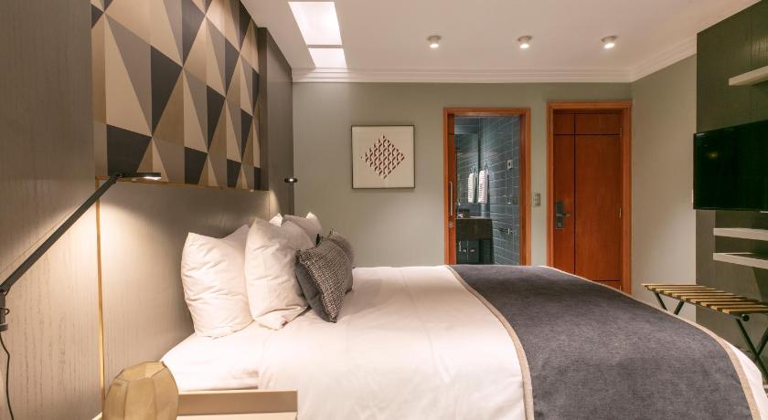 Golden Bay Hotel Boutique photo