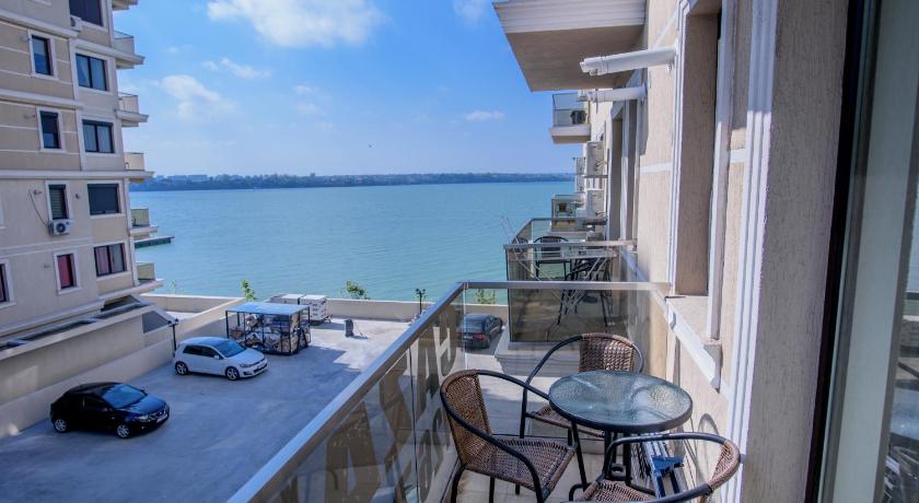Solid Residence Beach Vibe Apartments photo