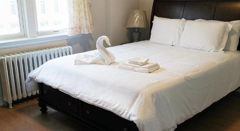 Cozy Private Rm Heart of North York Free Parking Full Kitchen Close to Downtown — Hotel in Toronto (ON)