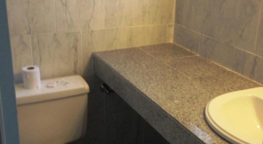 American Plaza Motel — Hotel in London (ON)