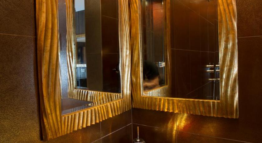Image of Superior Luxury Suite - The Elswick Suite 2