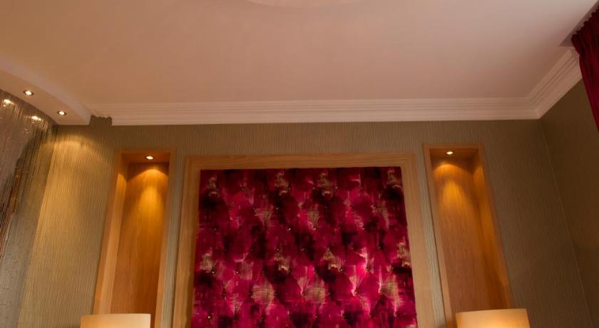 Image of Superior Luxury Spa - The Lockwood Suite 8
