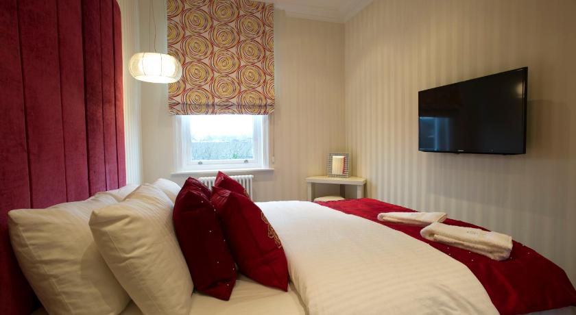 Image of Three-Bedroom Luxury Duplex Suite 8