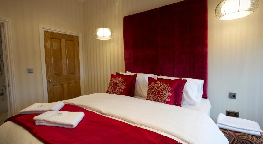 Image of Three-Bedroom Luxury Duplex Suite 4