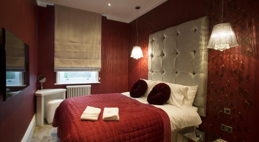 Image of Three-Bedroom Luxury Duplex Suite 7