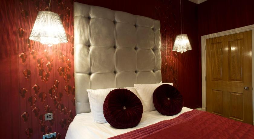 Image of Three-Bedroom Luxury Duplex Suite 11
