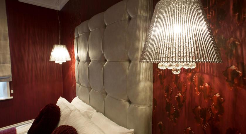Image of Three-Bedroom Luxury Duplex Suite 17