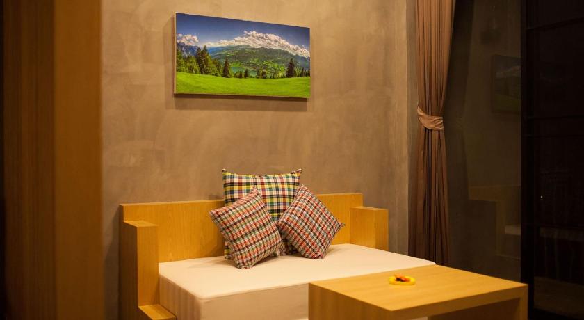 Image of Suite Pool Access 12