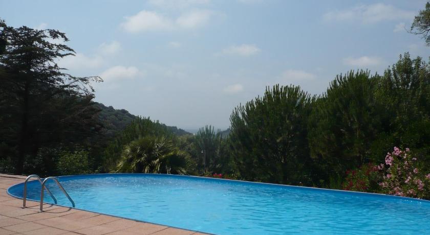 Casolare con Piscina al mare