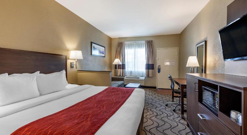 Comfort Inn & Suites Orange County John Wayne Airport