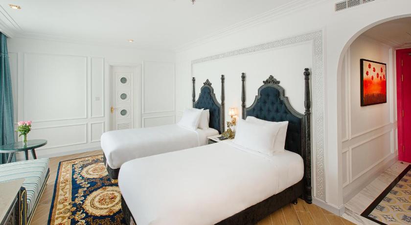 Image of Superior Twin with Balcony 6