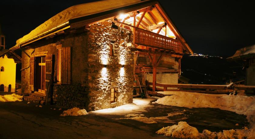 Image of Five-Bedroom Chalet 8