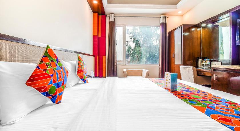 FabHotel Marble Arch photo