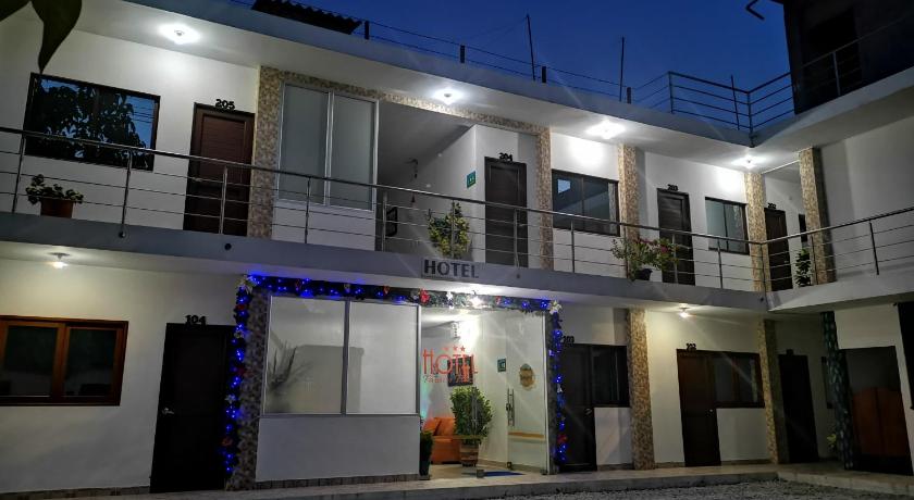 Hotel Paraiso Plaza — Hotel in Puerto Triunfo