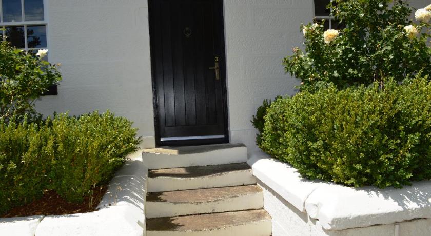 Lythgo's Row Colonial Cottages photo