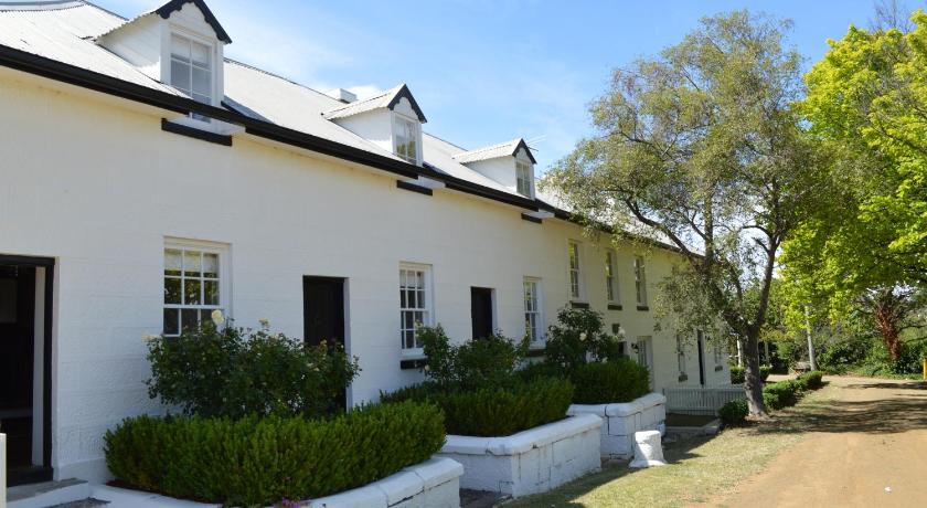 Lythgo's Row Colonial Cottages — Hotel in Hobart