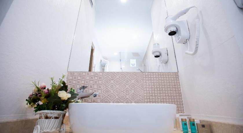 Grand Hotel Traian photo