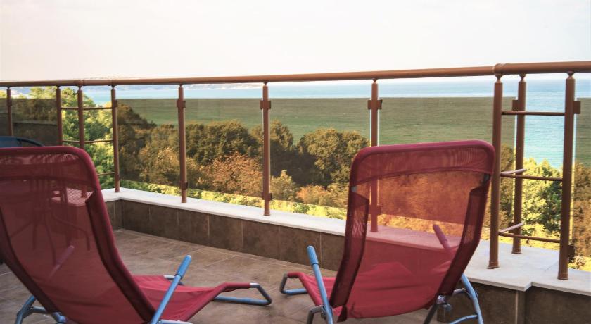 Moreto Seaside Aparthotel photo