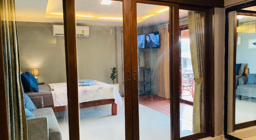 Image of Superior Bungalow 7