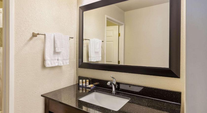 La Quinta Inn & Suites by Wyndham Spokane Valley