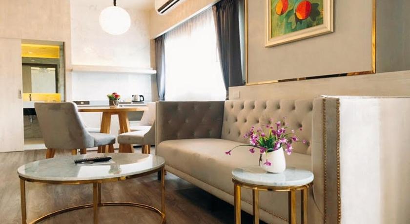 Image of Executive Suite 7