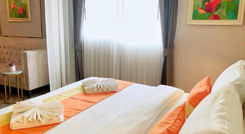 Image of Executive Suite 8