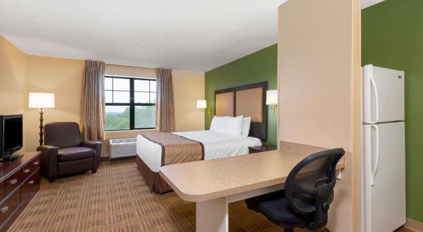 Extended Stay America Suites - Chicago - Woodfield Mall