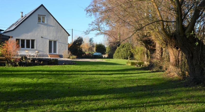 Charmes d'hotes — Hotel in Gembloux