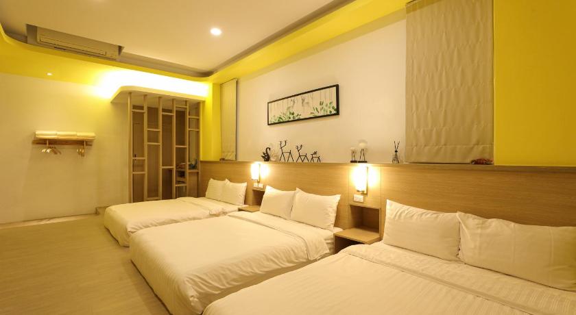 Image of Family Room with Private Bathroom 0