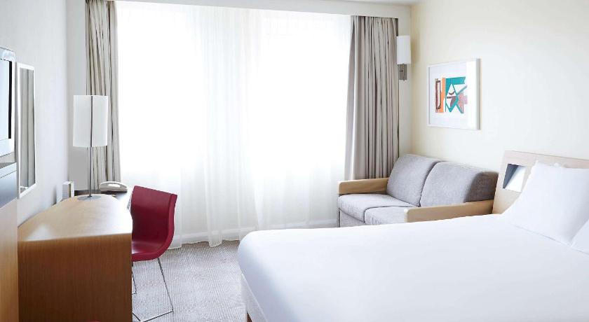 Image of Superior Room with Queen Bed 0