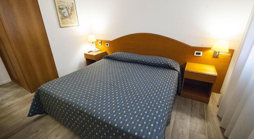 Hotel Italia photo