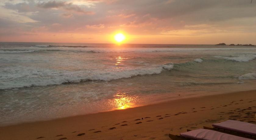 Main Reef Surf hotel photo