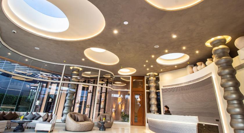 叻武里 Rachabhura Hotel 4星级 酒店 外观