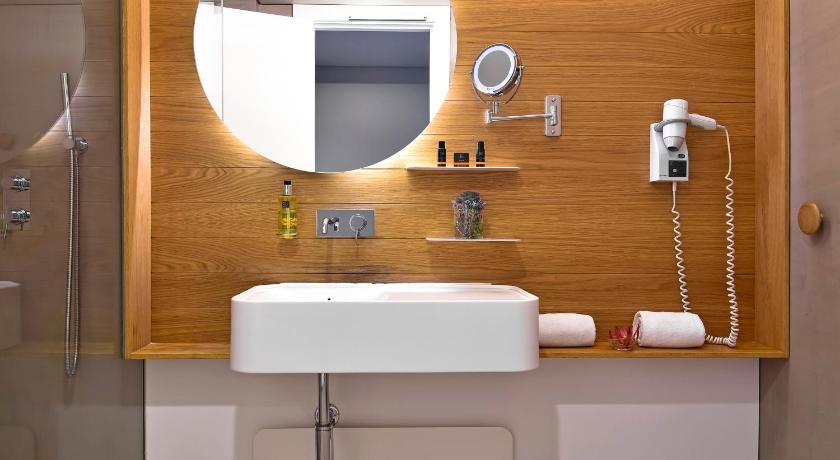 Image of Suite 8