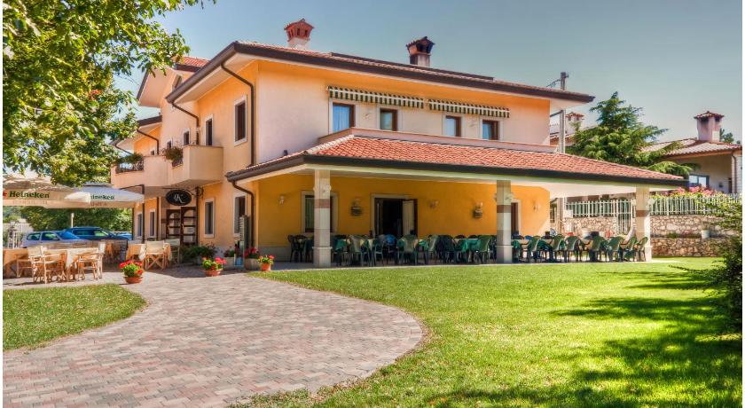 Hotel Pesek photo