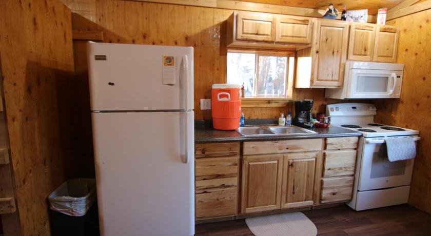 Alaskan Adventure Dry Cabins photo