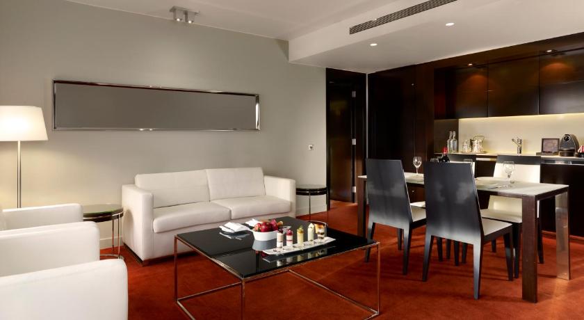 Image of 1 Bedroom Suite 4