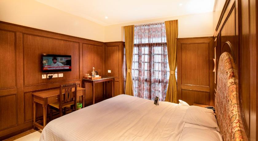 Hotel Raindrops - image 38