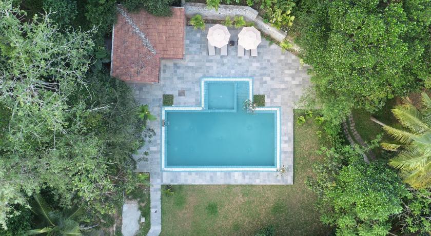 Raindrops Resorts photo