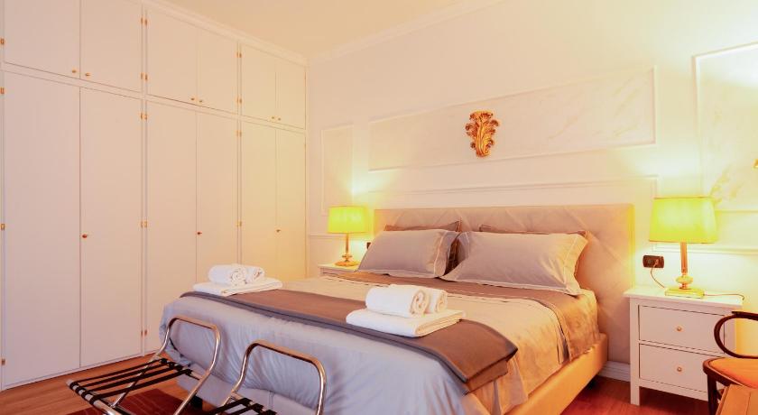 Ponte Vecchio Luxury Penthouse — Hotel in Florence