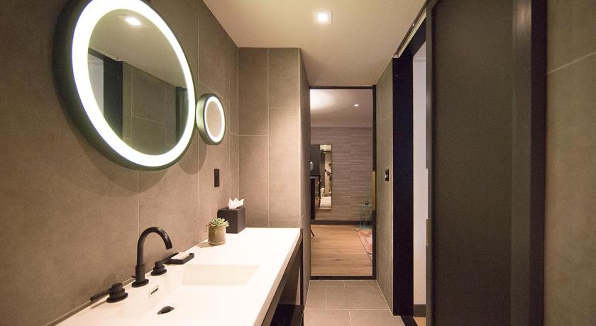 Image of 1 Bedroom King Suite Deluxe 5